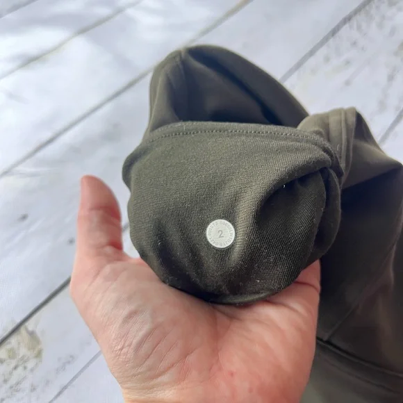 Lulu Green High Waist Leggings size 2 olive green - Picture 6 of 7